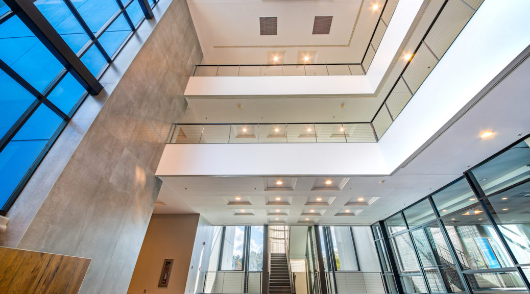 Rockinteriors_Bayer_Dekton-wall-cladding